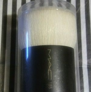 **SOLD** Mac 185 Large Kabuki Brush-100% Authentic